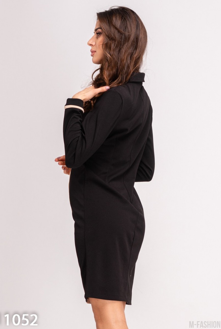 Черно-бежевое облегающее платье с планкой- Фото 5