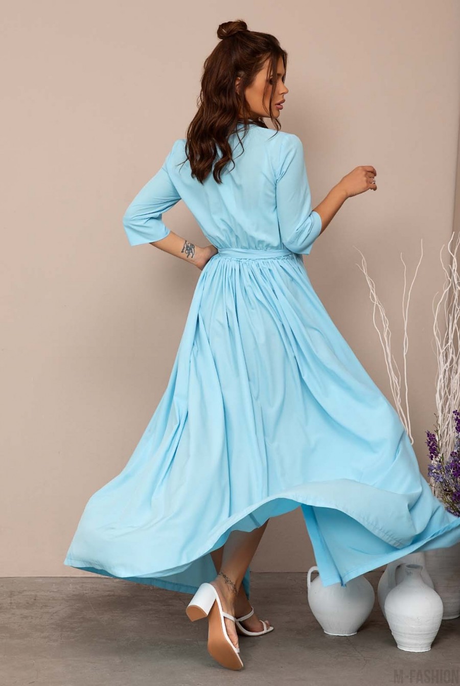 Длинное голубое платье с разрезом- Фото 3
