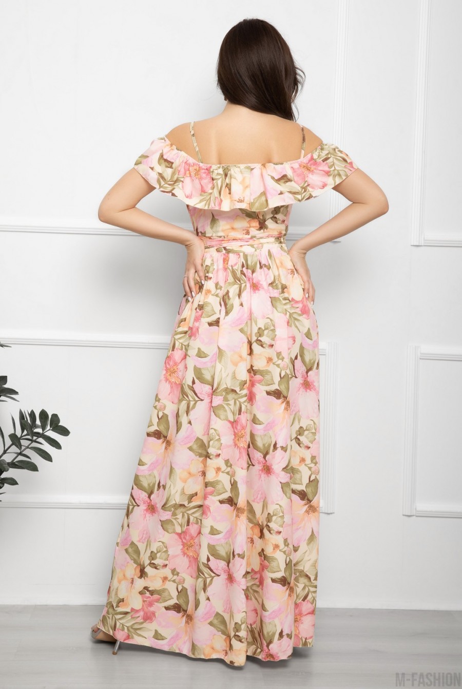 Длинное розовое платье на запах с воланами- Фото 3