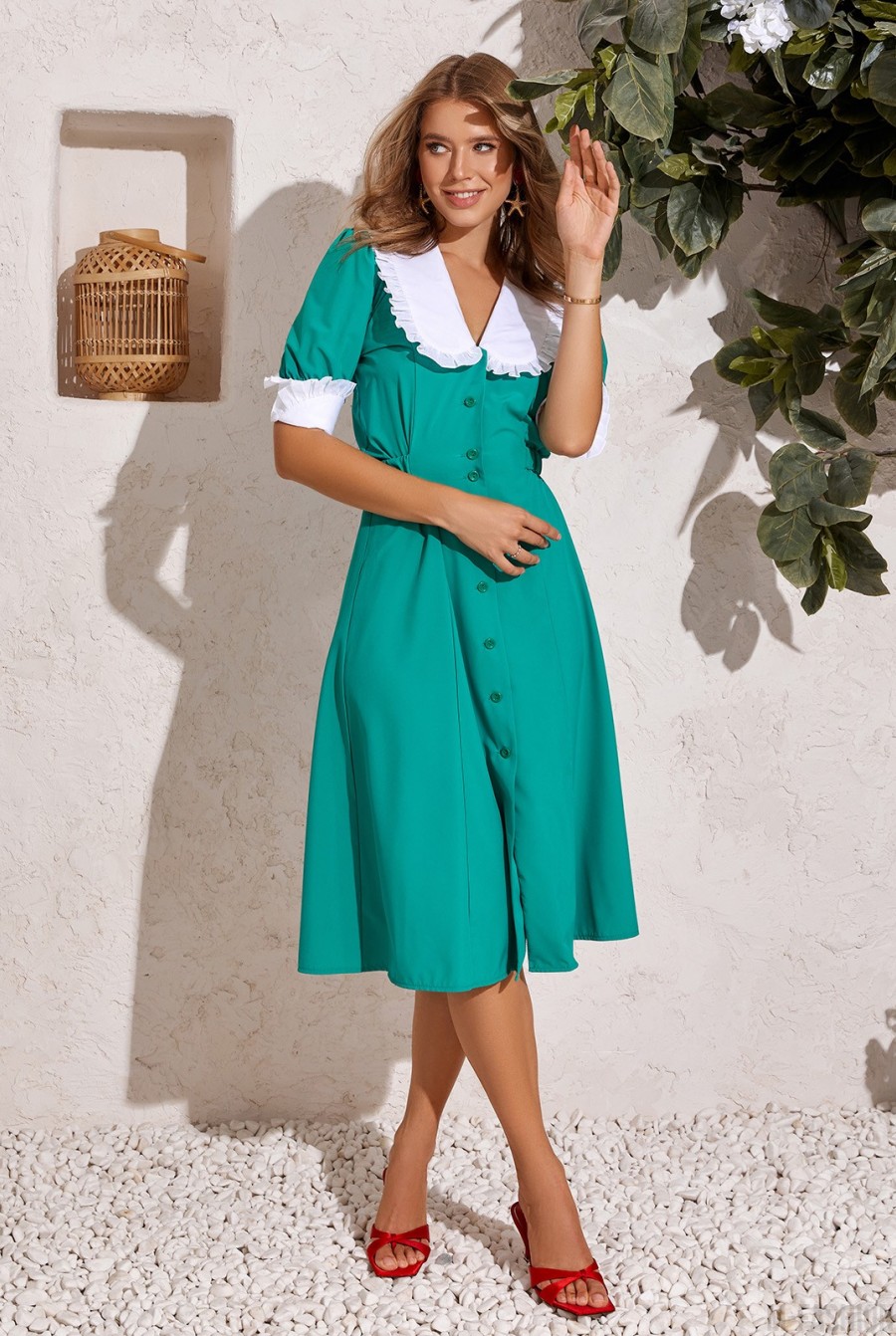 Зеленое принтованное платье с воротником - Фото 1