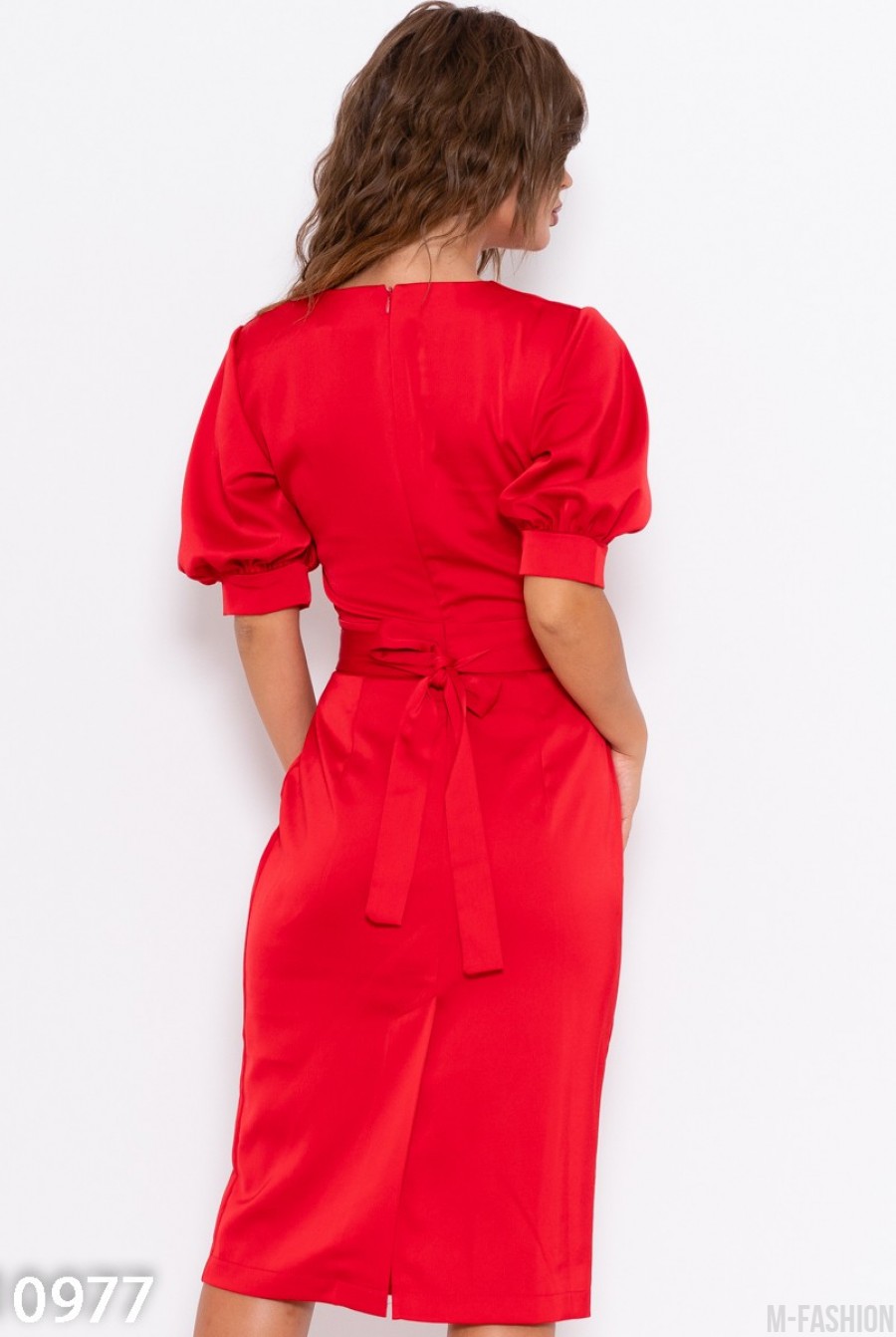 Красное приталенное платье с короткими рукавами- Фото 5
