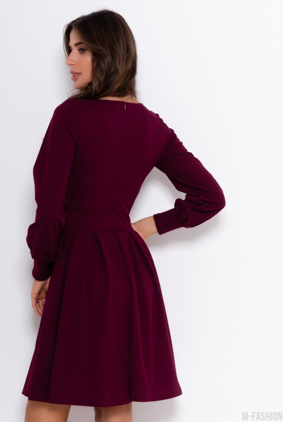 Бордовое классическое платье с длинными рукавами- Фото 5