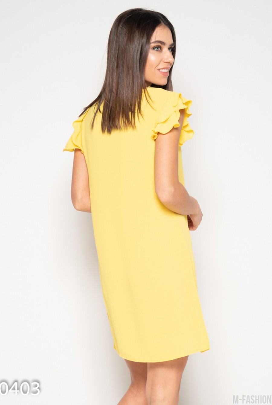 Желтое мини платье с рюшами на рукавах- Фото 5