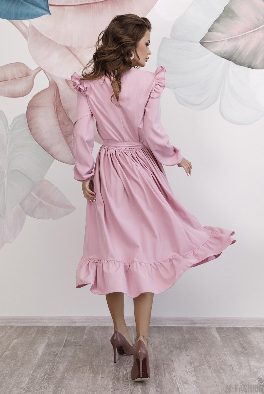 Розовое приталенное платье с рюшами- Фото 3