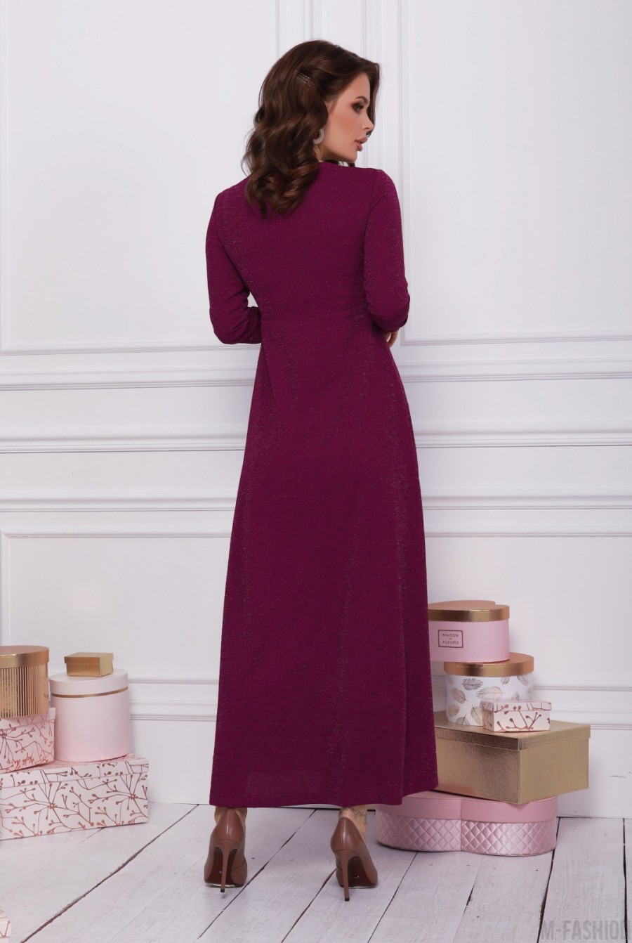 Бордовое вечернее люрексовое платье с запахом- Фото 3