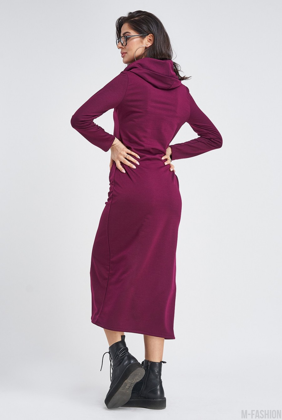 Удлиненное трикотажное фиолетовое платье с боковой молнией- Фото 3