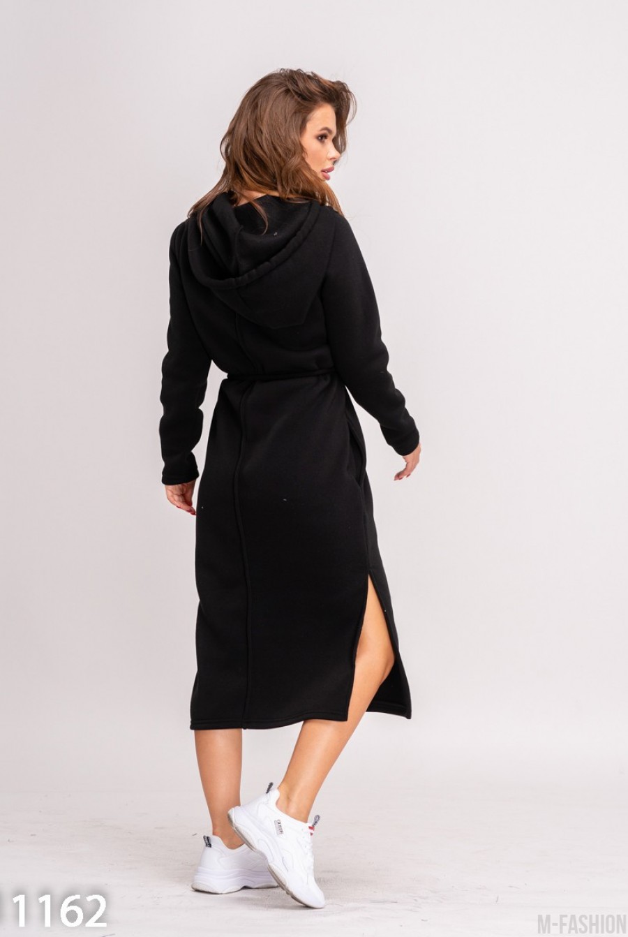 Черное трикотажное платье на флисе с капюшоном- Фото 2
