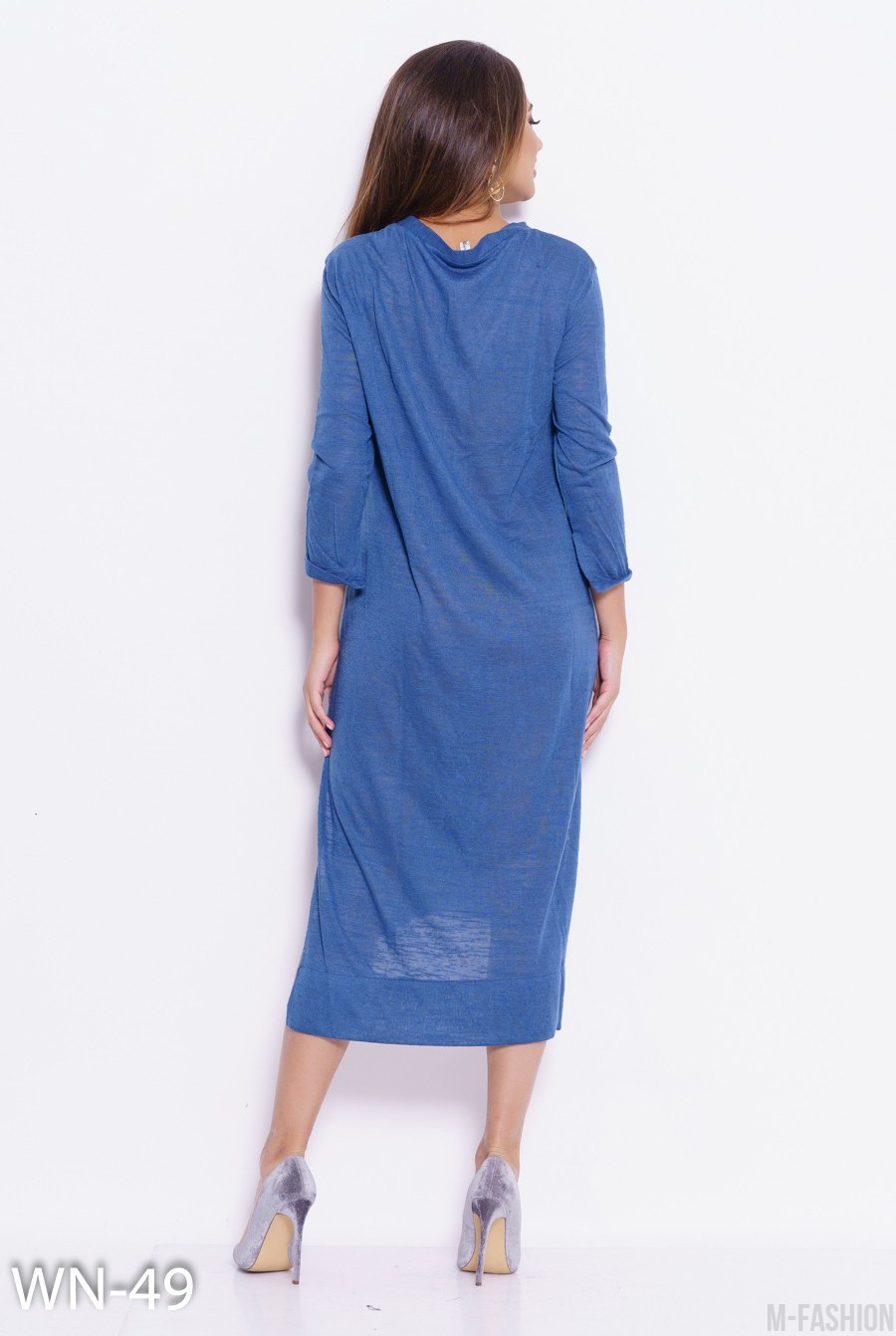 Синее трикотажное тонкое асимметричное платье с планкой- Фото 3