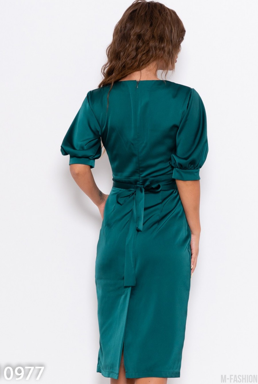 Зеленое приталенное платье с короткими рукавами- Фото 3