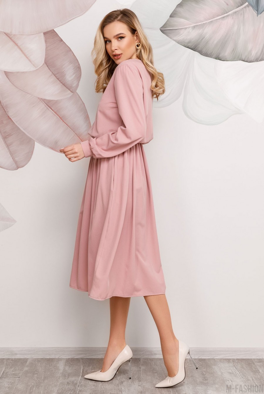 Розовое классическое приталенное платье- Фото 2