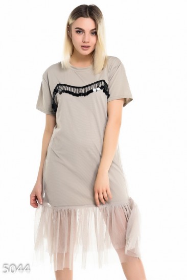 Серое платье-футболка с фатиновым подолом