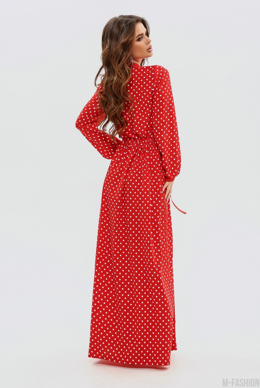 Красное в горошек приталенное платье с карманом- Фото 8