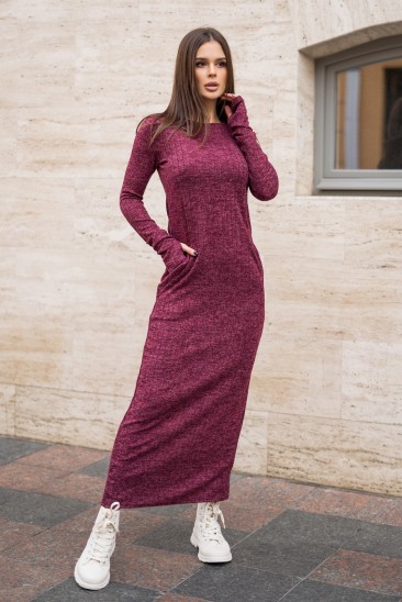Бордовое длинное платье из фактурной ангоры