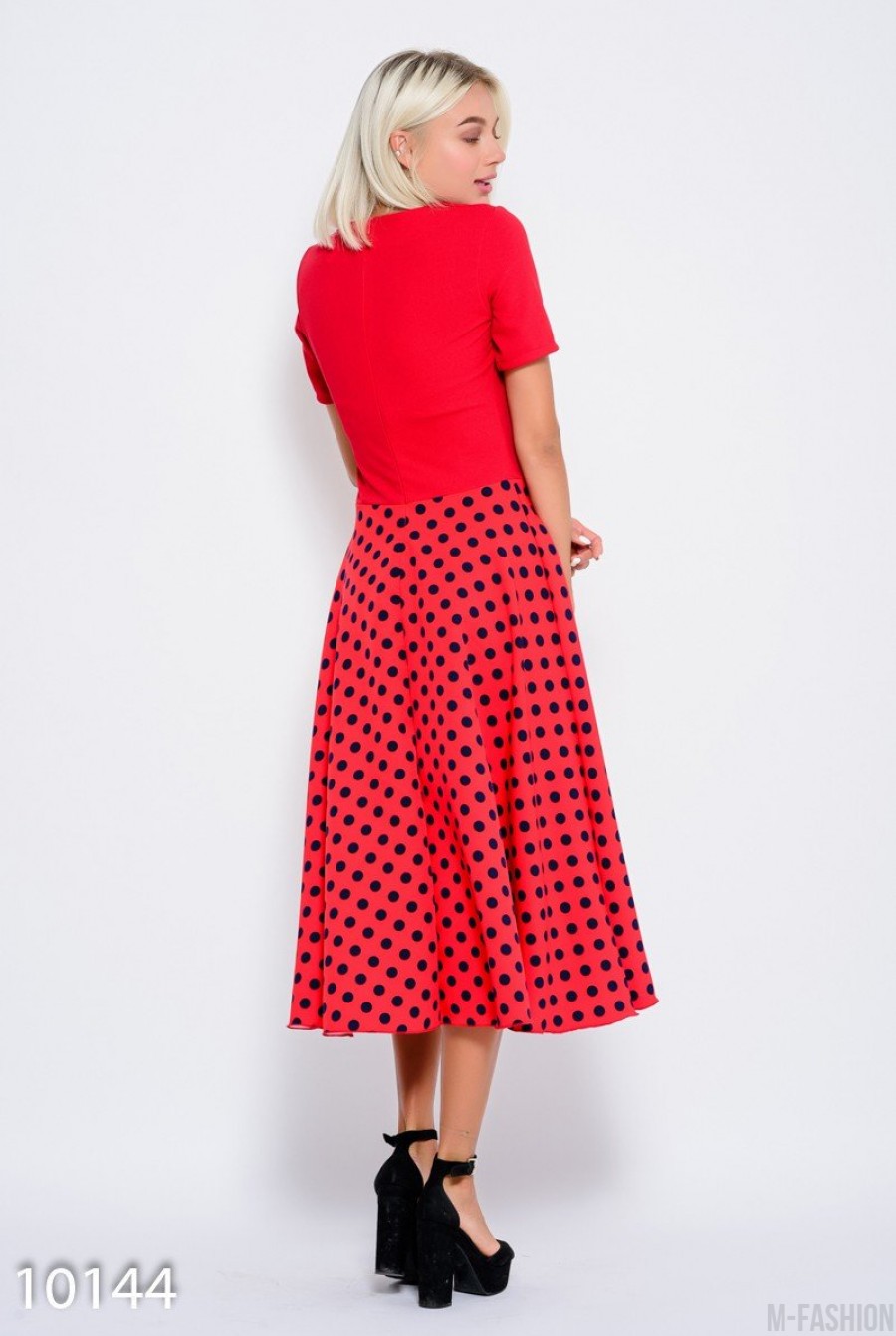 Красное комбинированное платье миди с расклешенной юбкой в горошек- Фото 3