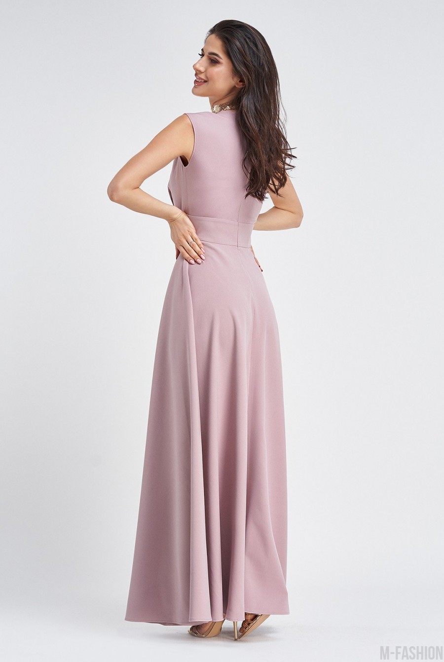 Розовое длинное платье без рукавов- Фото 3