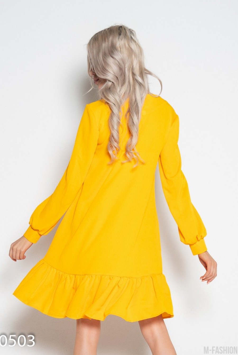 Желтое крепдешиновое платье с воланом- Фото 3