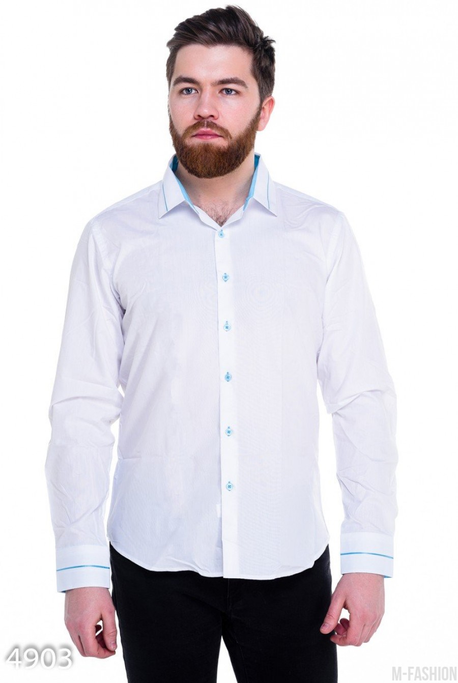 Белая мужская классическая рубашка с тонкой голубой отделкой - Фото 1