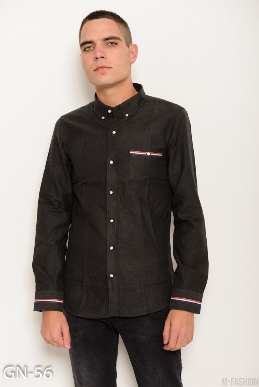 Черная коттоновая рубашка с длинными рукавами и полосатым лаконичным декором - Фото 1