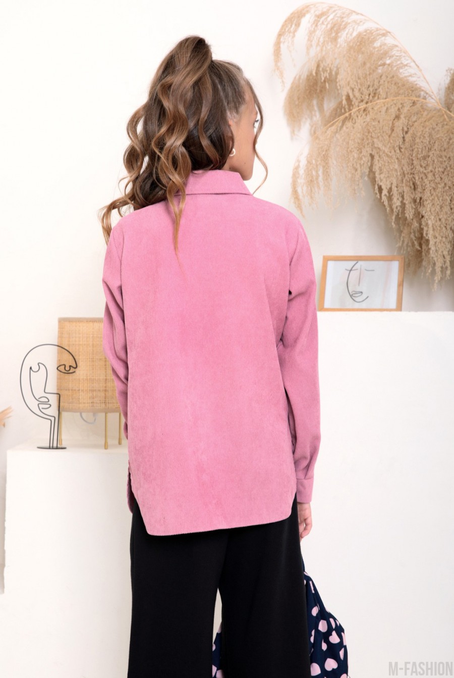 Розовая вельветовая рубашка с длинными рукавами- Фото 3