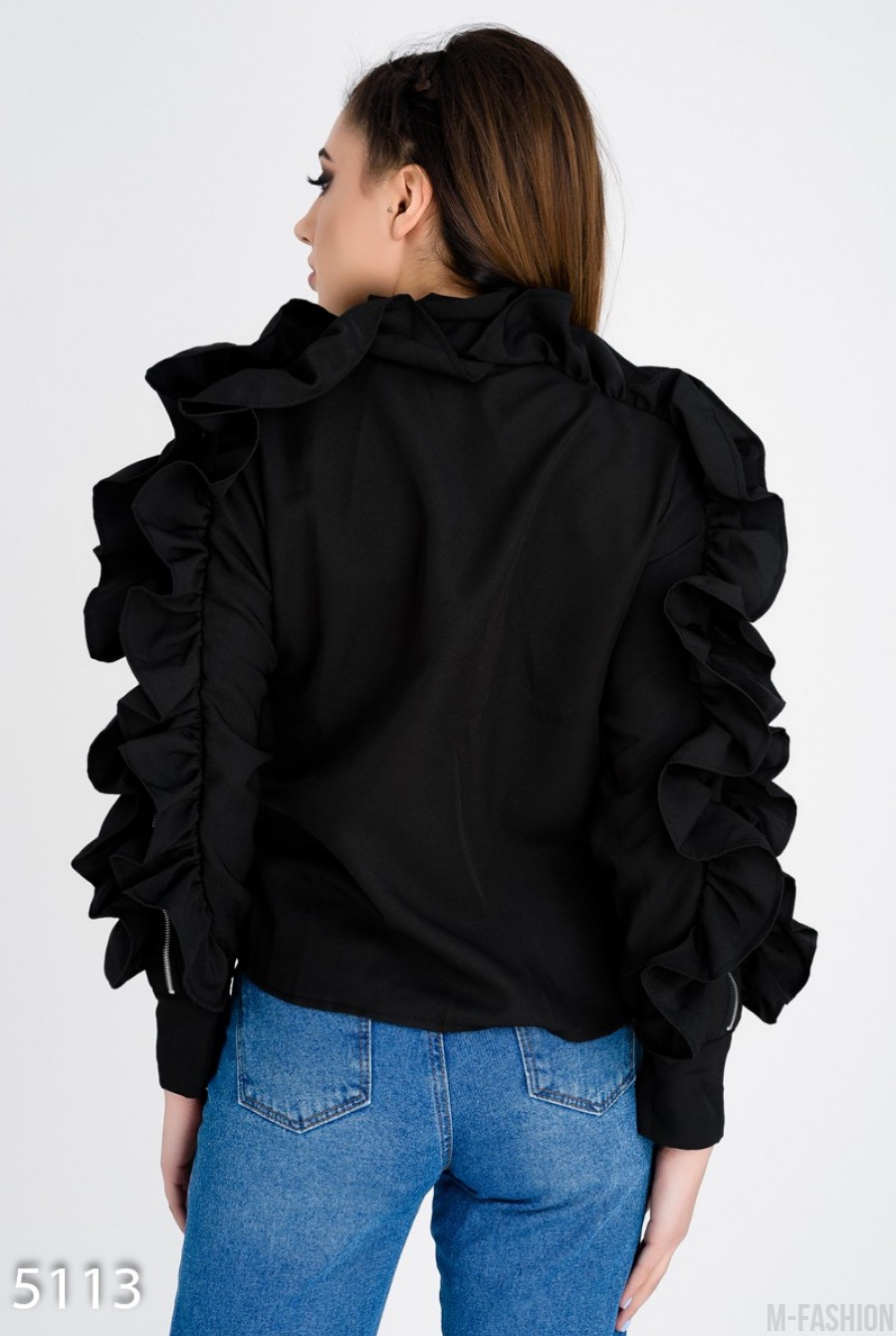 Черная женская рубашка с объемными необычными воланами по линии рукавов- Фото 3