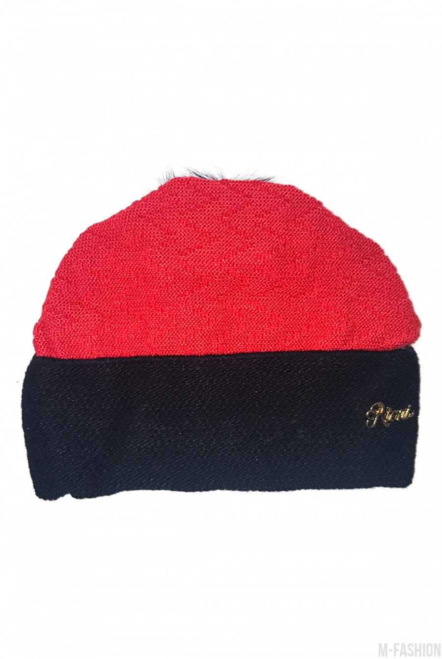 Красная шапка тонкой вязки с контрастным отворотом - Фото 1