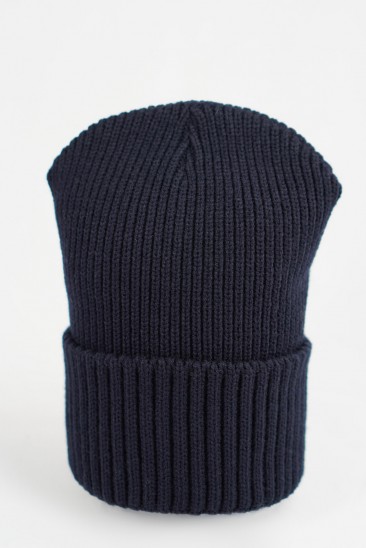 Темно-синяя однотонная вязанная шапка бини