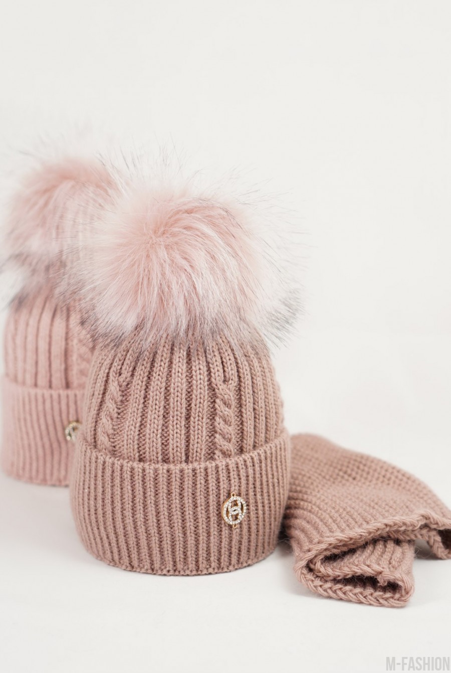 Темно-розовый зимний комплект с шапкой и хомутом - Фото 1