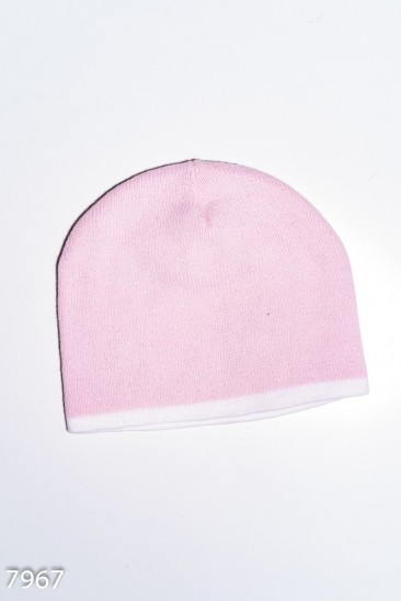 Розовая демисезонная шапка с белым кантом