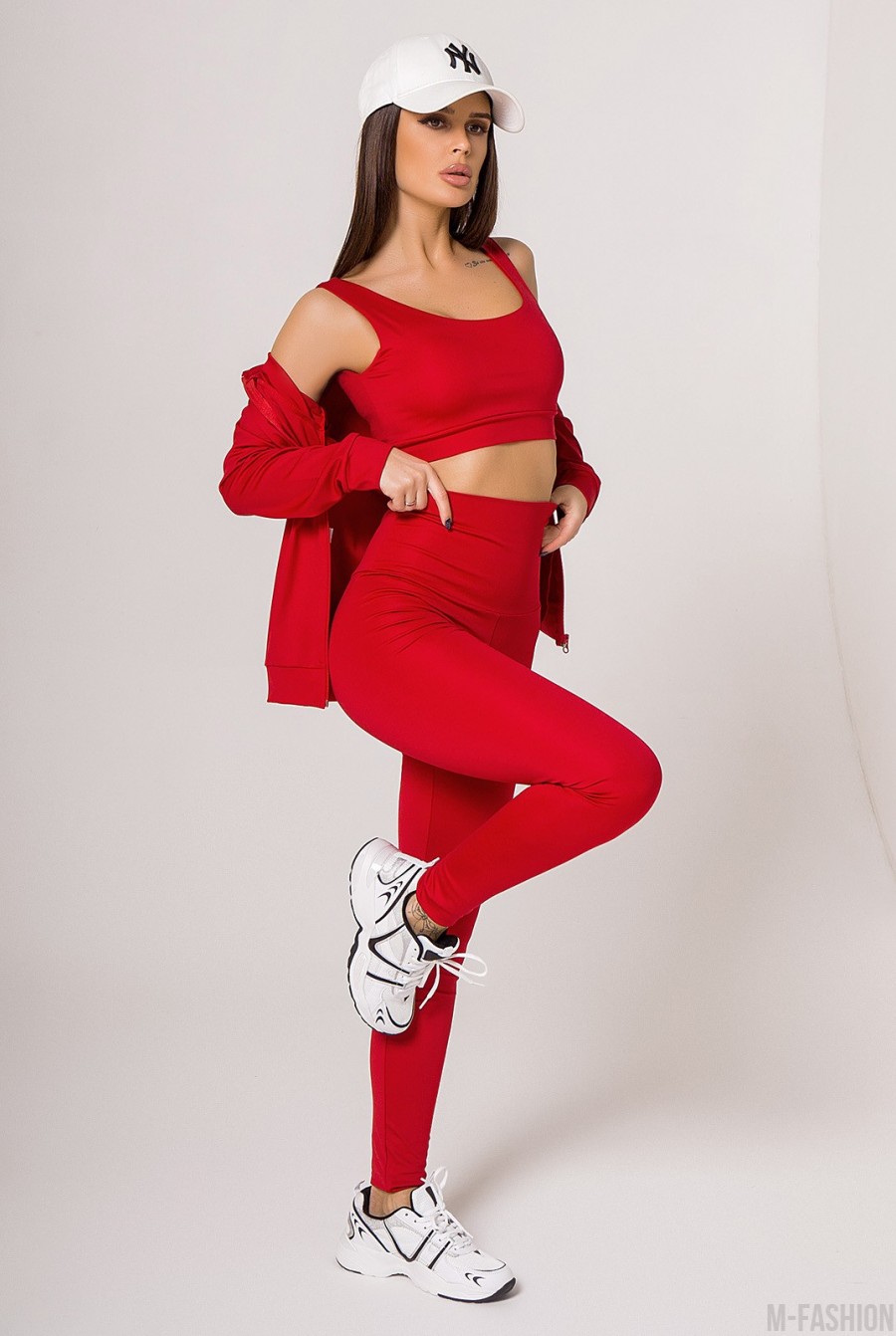 Красный эластичный костюм тройка- Фото 2