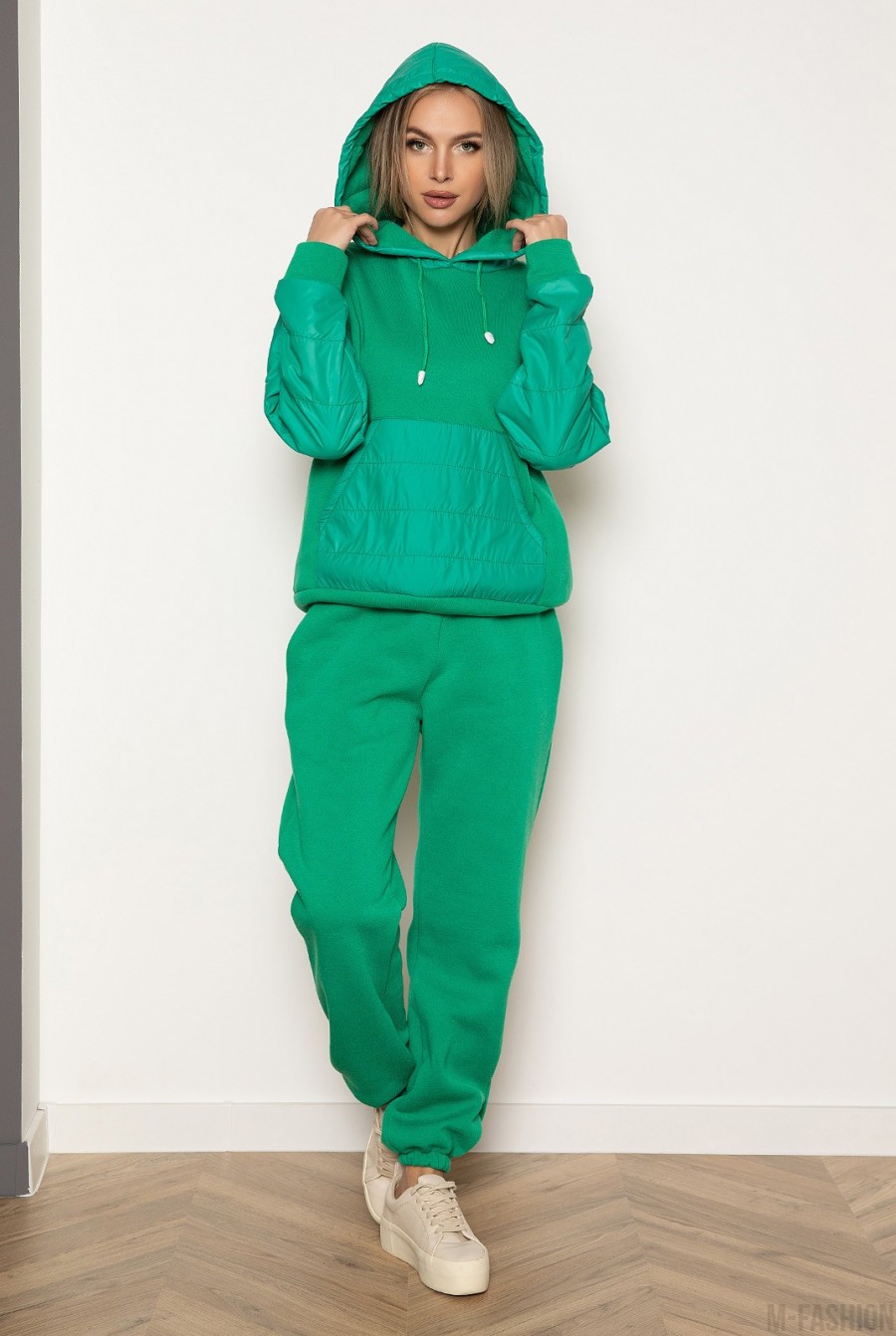 Зеленый теплый комбинированный костюм с вставками из плащевки - Фото 1