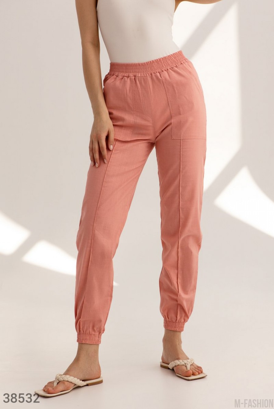 Легкие брюки-джоггеры розового цвета- Фото 4