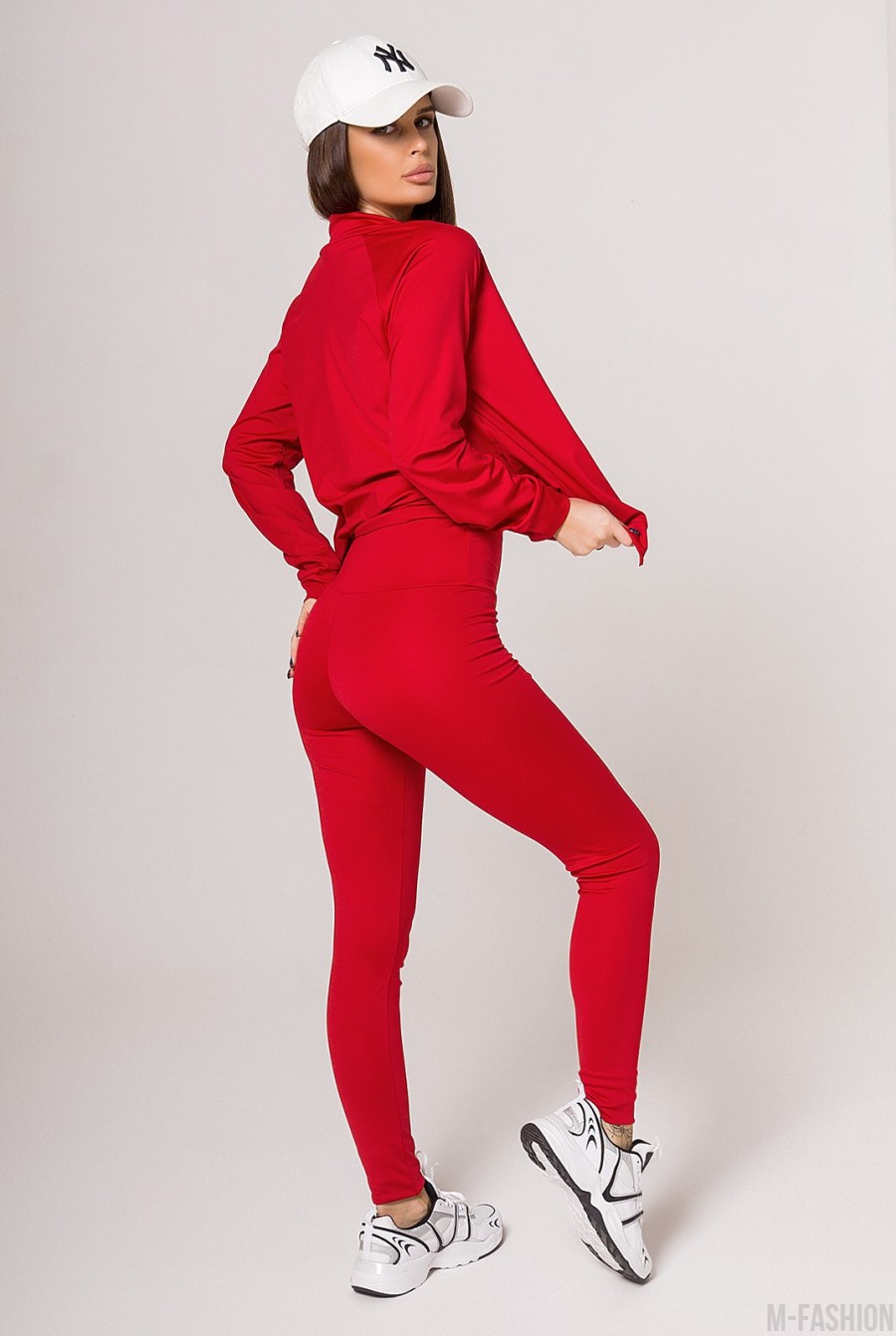 Красный эластичный костюм тройка- Фото 3