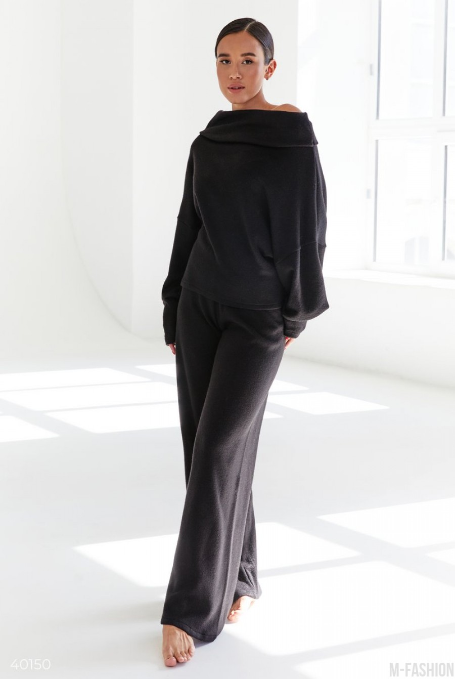 Черный трикотажный костюм с широкими брюками- Фото 2