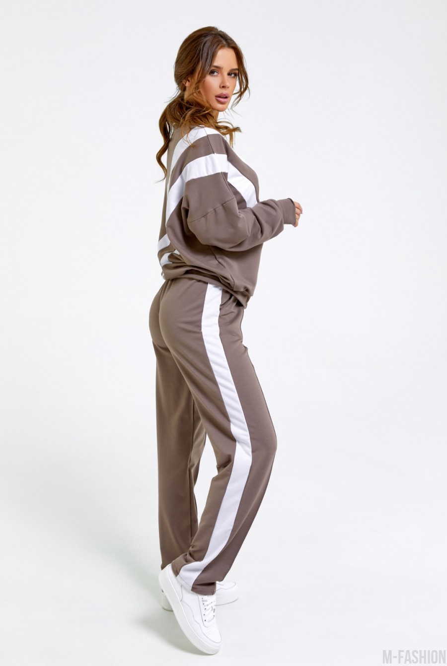 Бежево-белый спортивный костюм из трикотажа- Фото 2