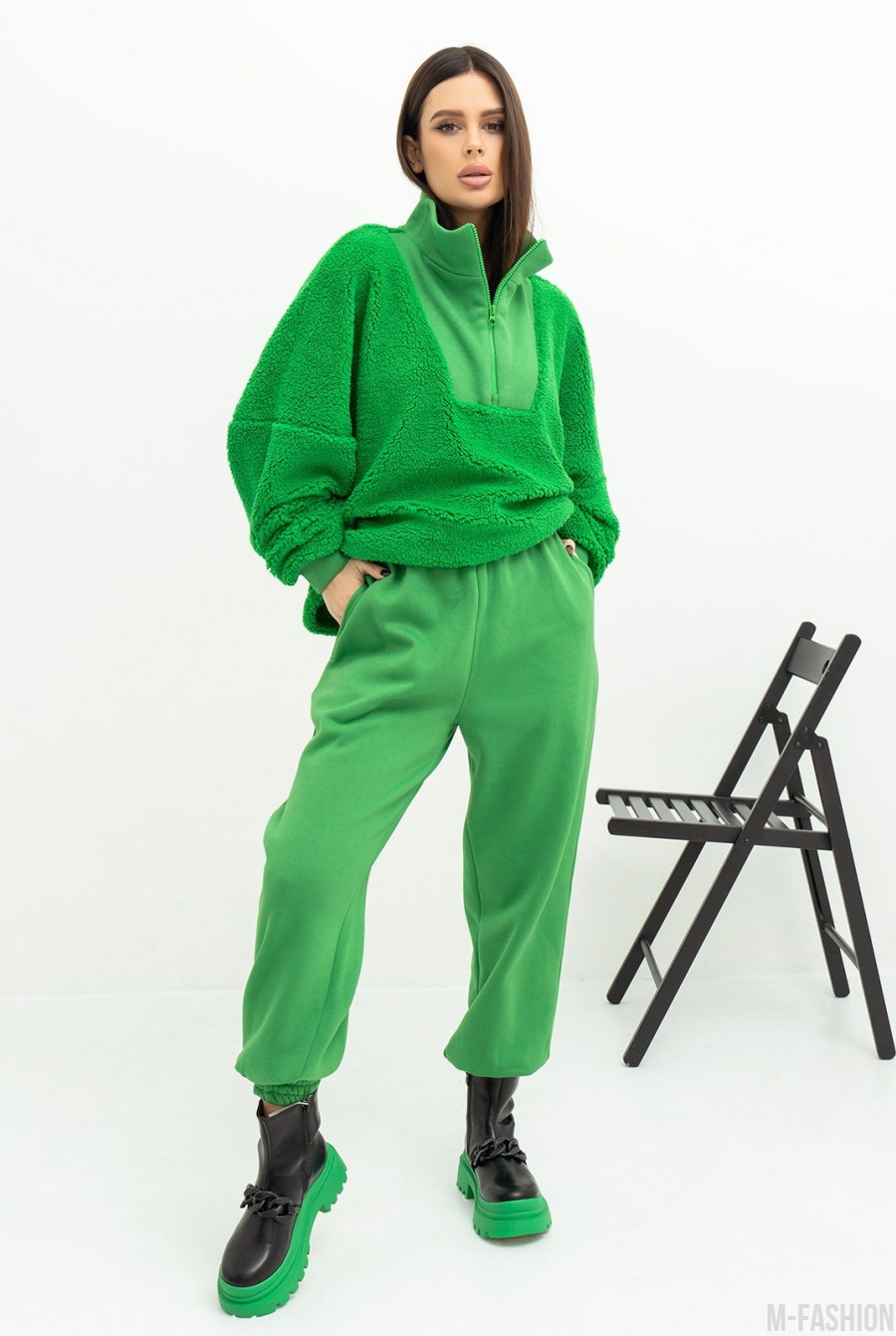Зеленый костюм с шерстяными вставками - Фото 1