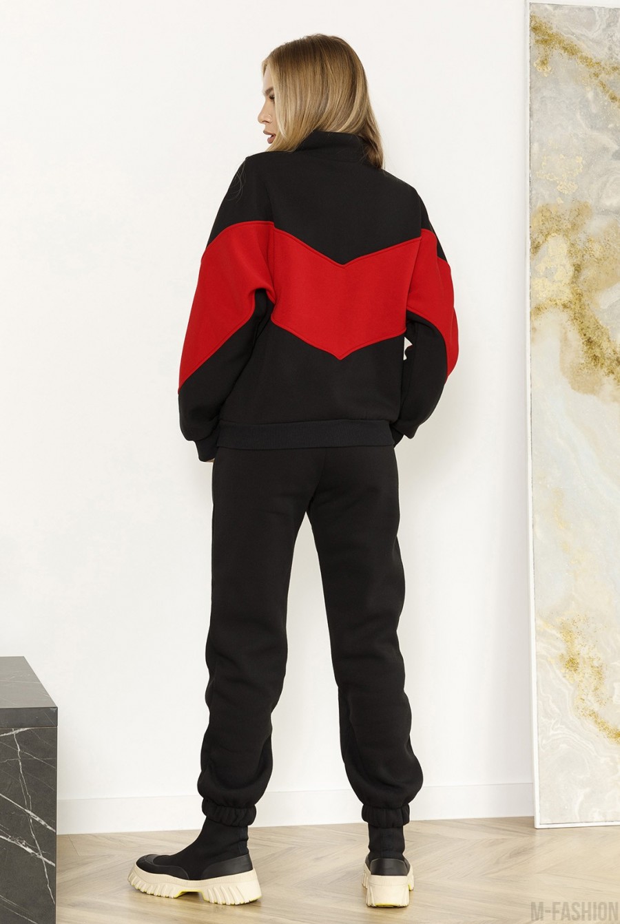 Черно-красный утепленный костюм на молнии- Фото 3
