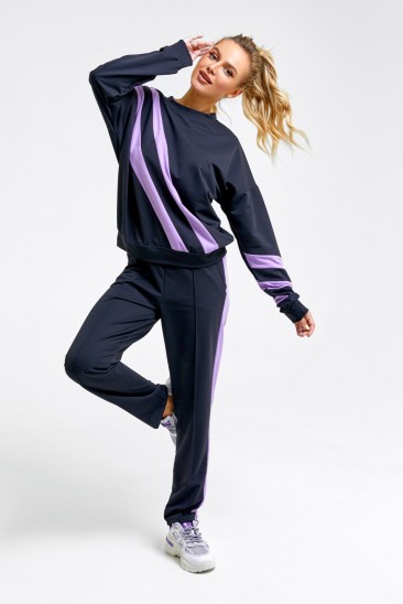Черно-фиолетовый спортивный костюм из трикотажа