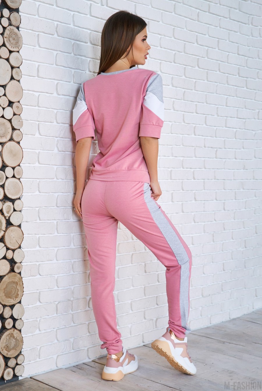 Розовый трикотажный костюм с вставками- Фото 3