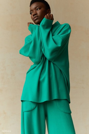 Зеленый трикотажный костюм с брюками палаццо