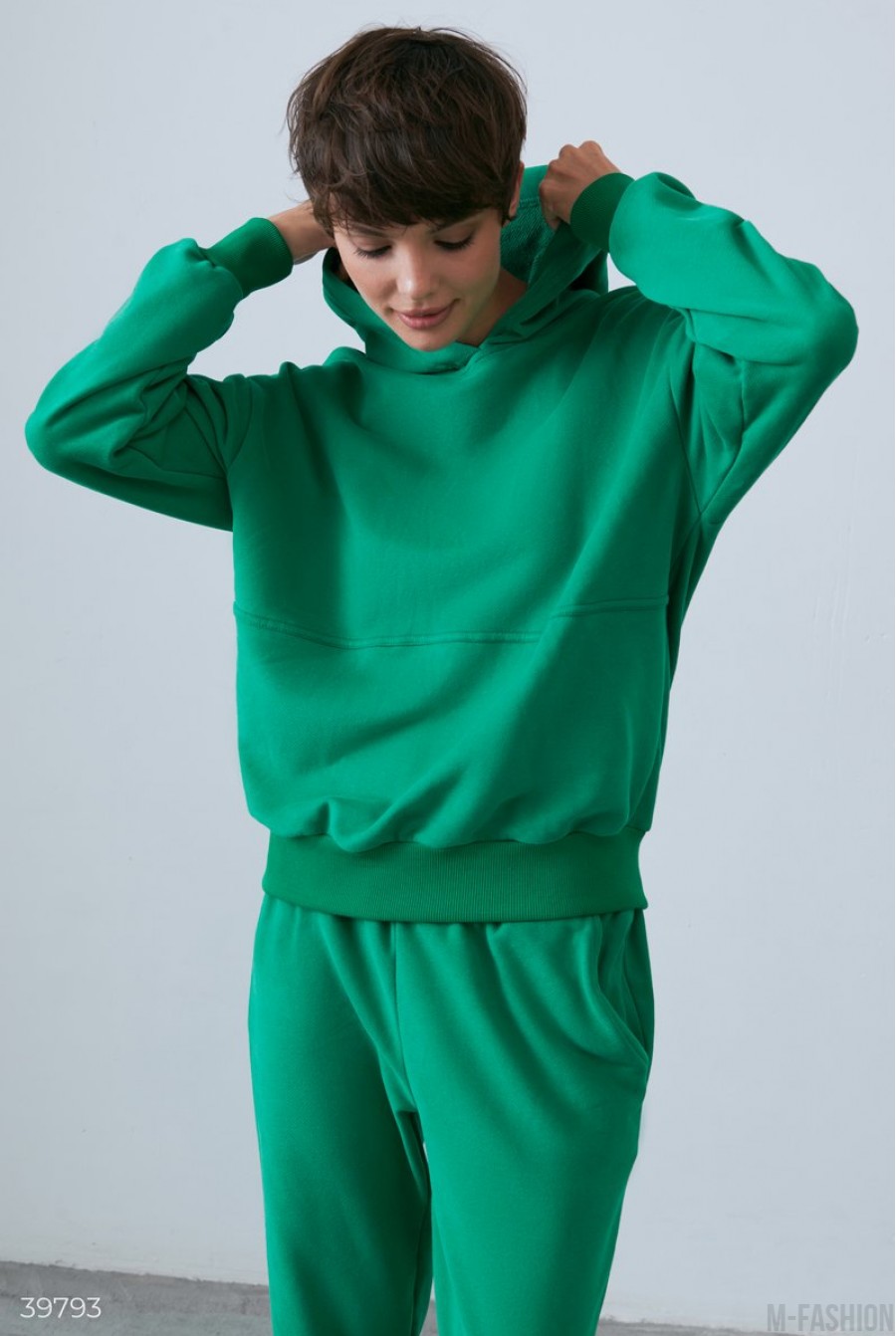 Повседневный костюм трендового зеленого цвета- Фото 3