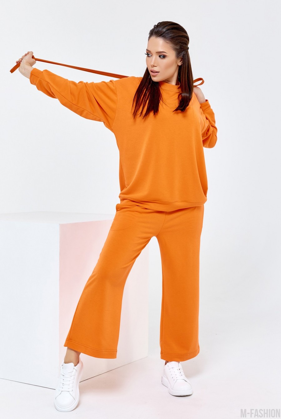 Оранжевый свободный костюм из трикотажа - Фото 1