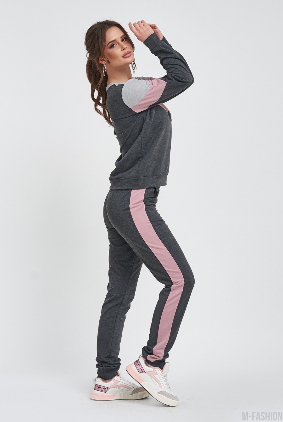 Темно-серый спортивный костюм с розово-серыми вставками- Фото 2