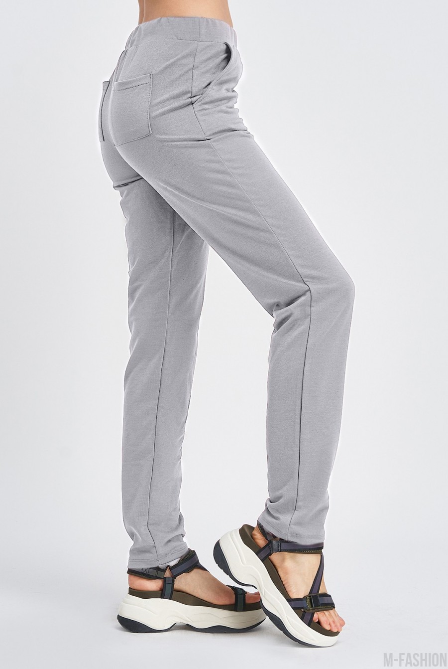 Светло-серые трикотажные штаны с карманами- Фото 2