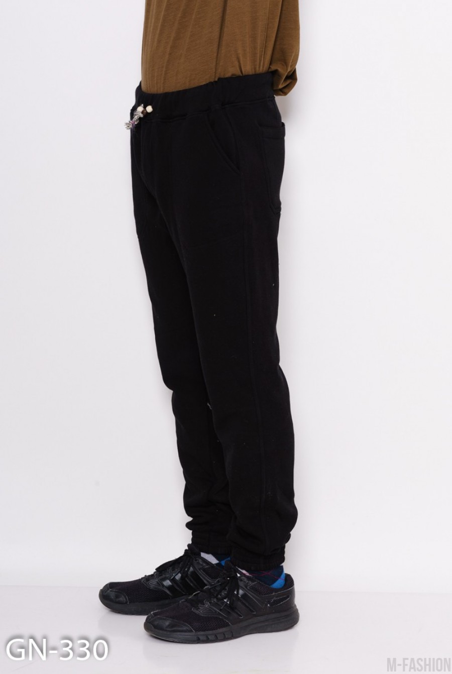 Черные трикотажные штаны на флисе с декоративной молнией и манжетами- Фото 3