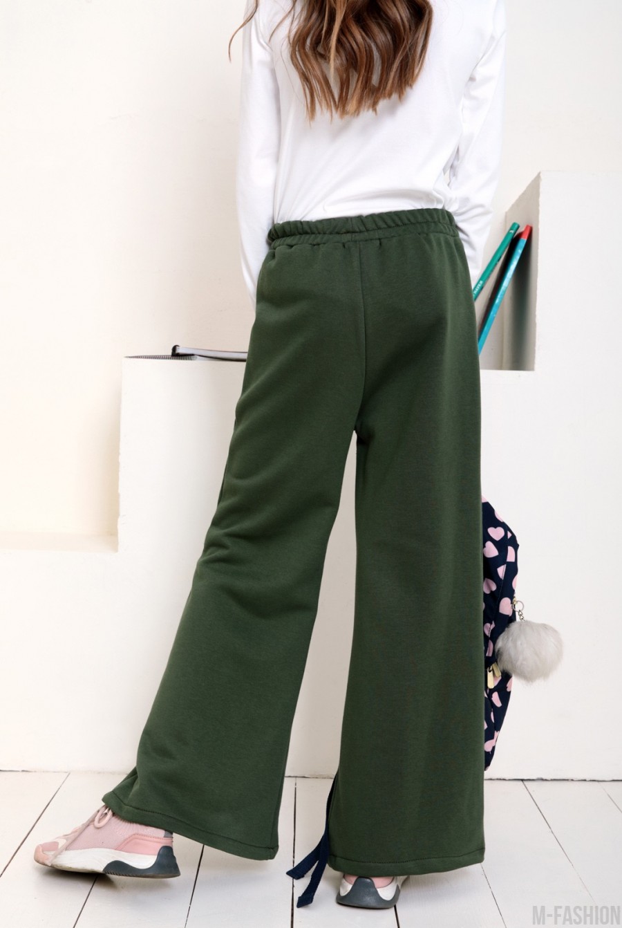 Трикотажные брюки клеш цвета хаки- Фото 4