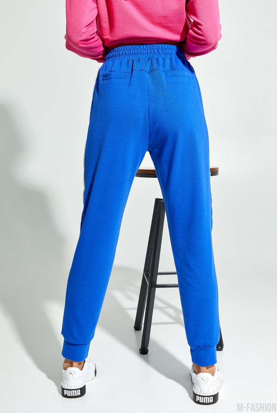Синие трикотажные брюки с тесемками- Фото 3