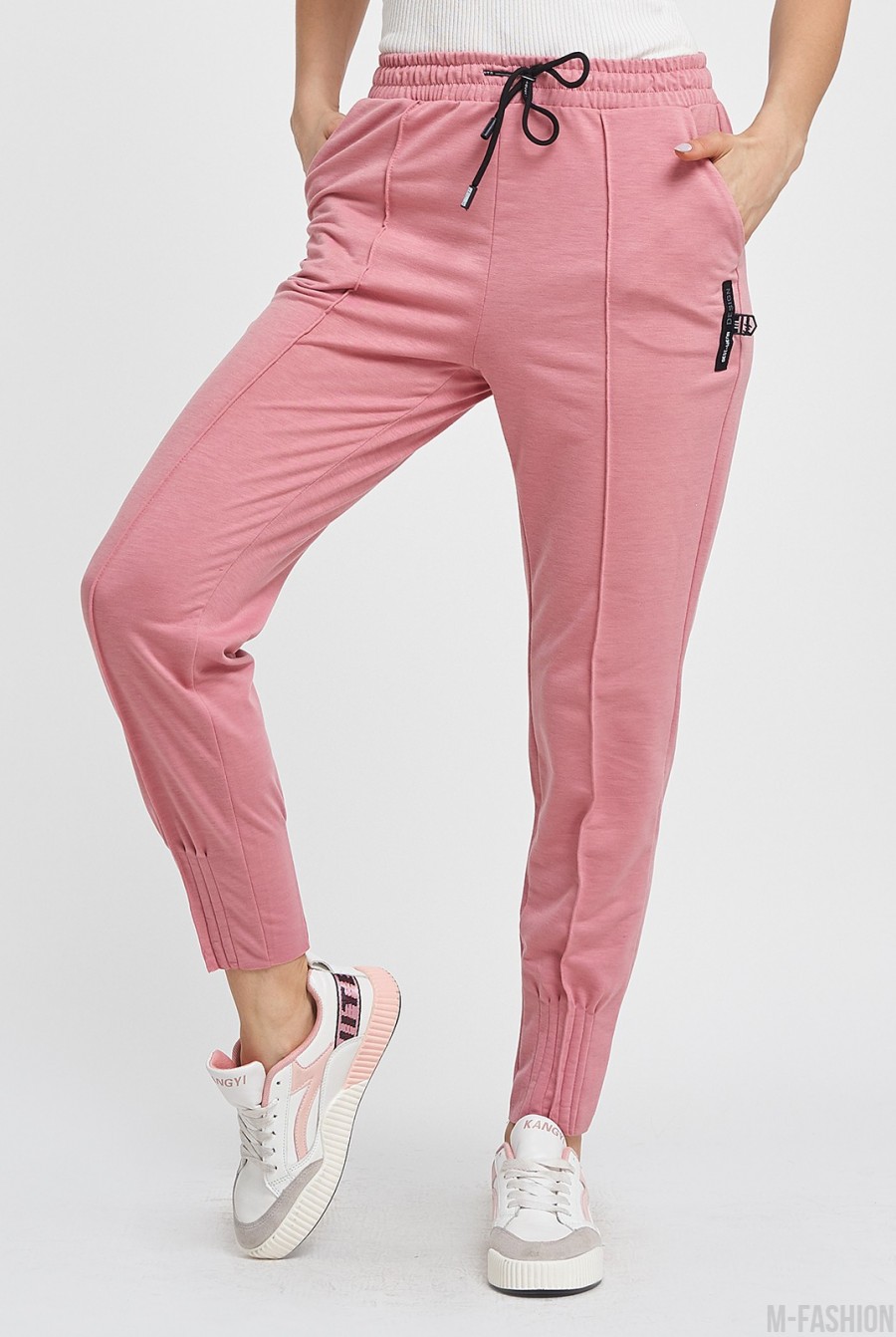 Розовые присборенные спортивные штаны со стрелками - Фото 1