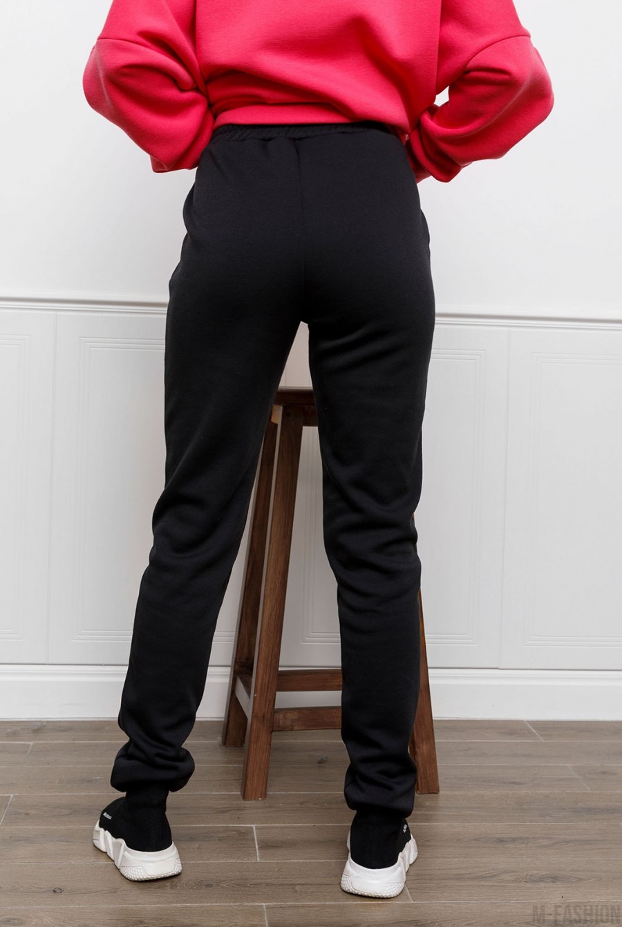 Черные утепленные брюки со стрелками- Фото 3
