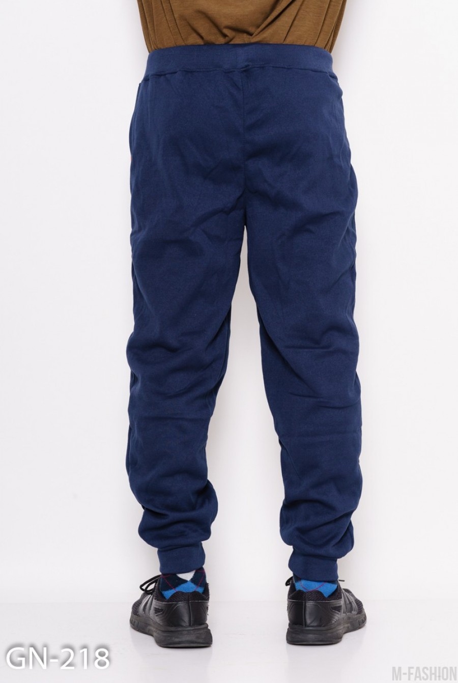 Синие трикотажные спортивные штаны на флисе с манжетами и контрастными вставками- Фото 5