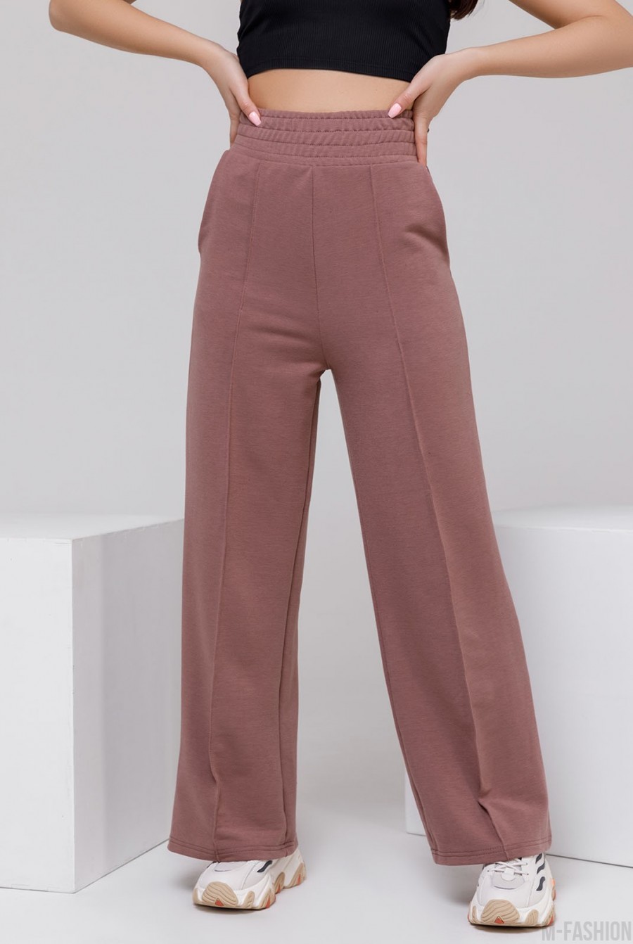 Коричневые утепленные широкие штаны со стрелками - Фото 1